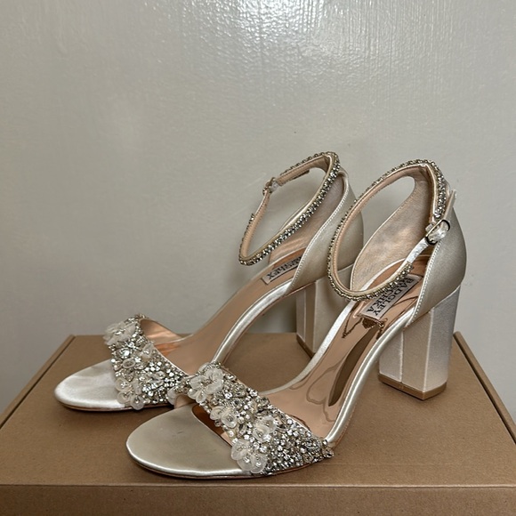 Badgley Mischka Finesse Ankle Strap Sandal Size 9 - Picture 2 of 6